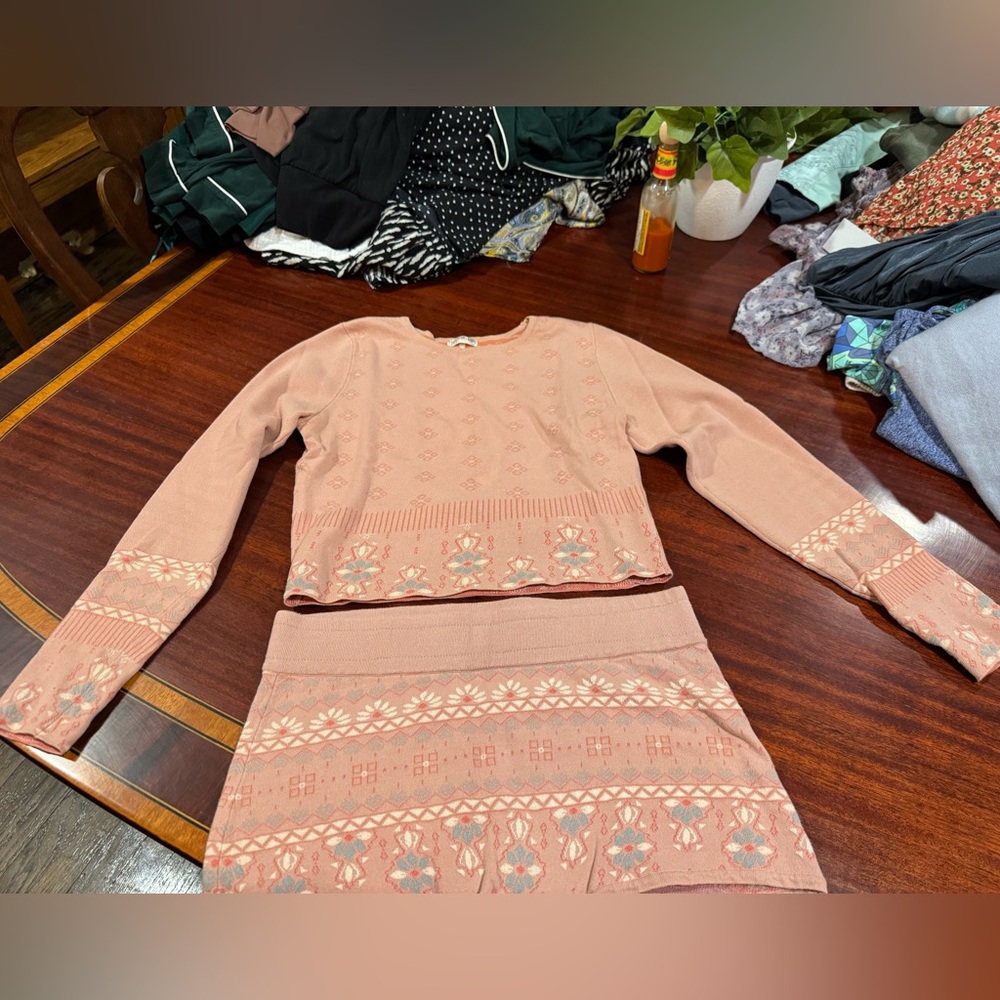 Pink Knit Women’s Intimate Set - Picture 2 of 5